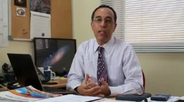 فيزيائي جزائري.. نضال قسوم يطرح تساؤلات علمية تثير الجدل حول نشأة الكون